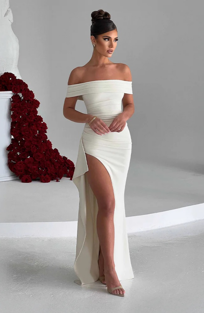 nevaé Sculptée Deluxe Maxi Dress