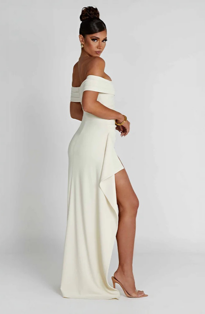 nevaé Sculptée Deluxe Maxi Dress