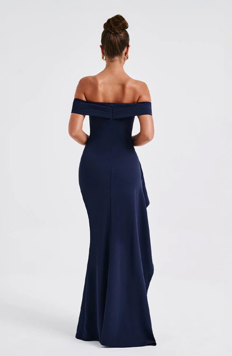 nevaé Sculptée Deluxe Maxi Dress