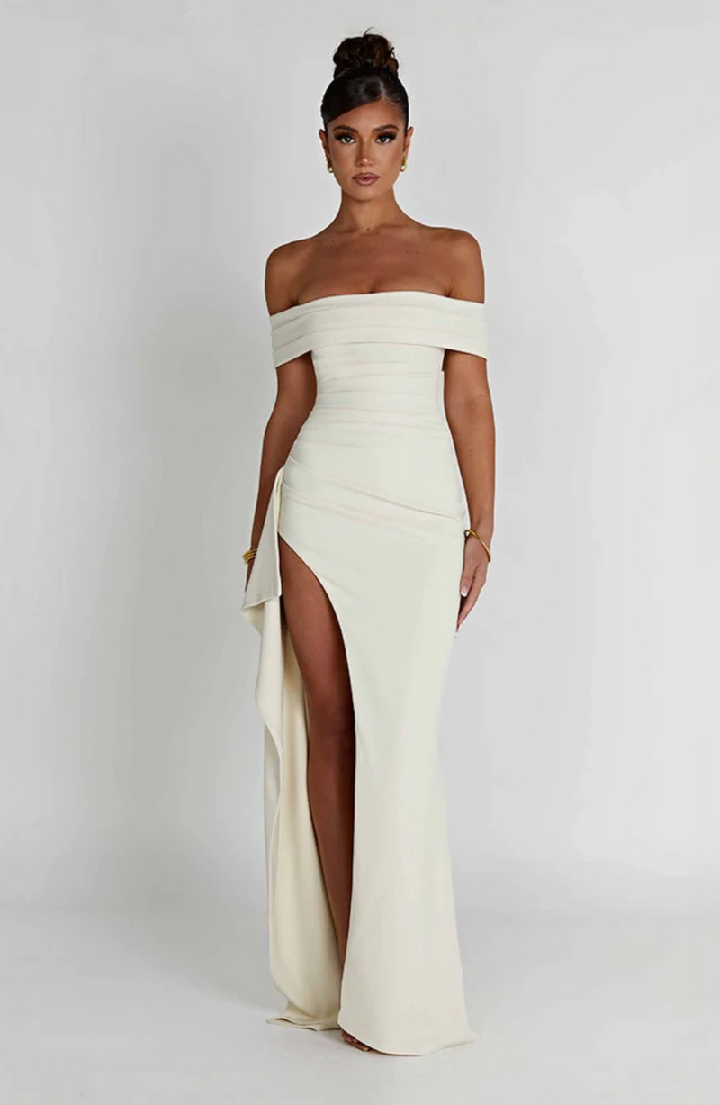 nevaé Sculptée Deluxe Maxi Dress