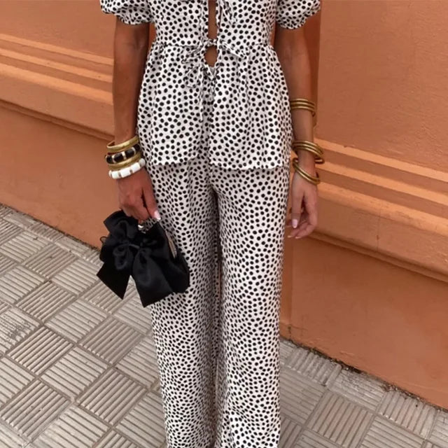 Lisa – Effortlessly Stylish Ensemble