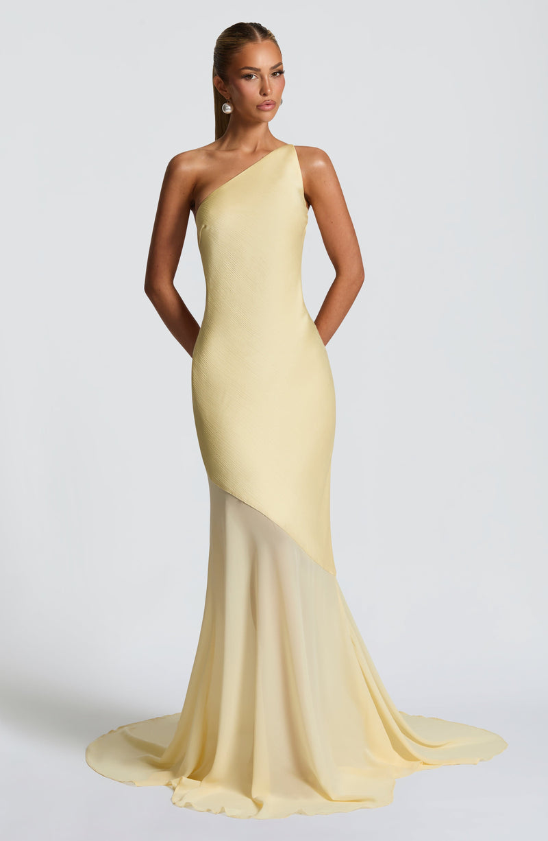 nevaé Fable Gown