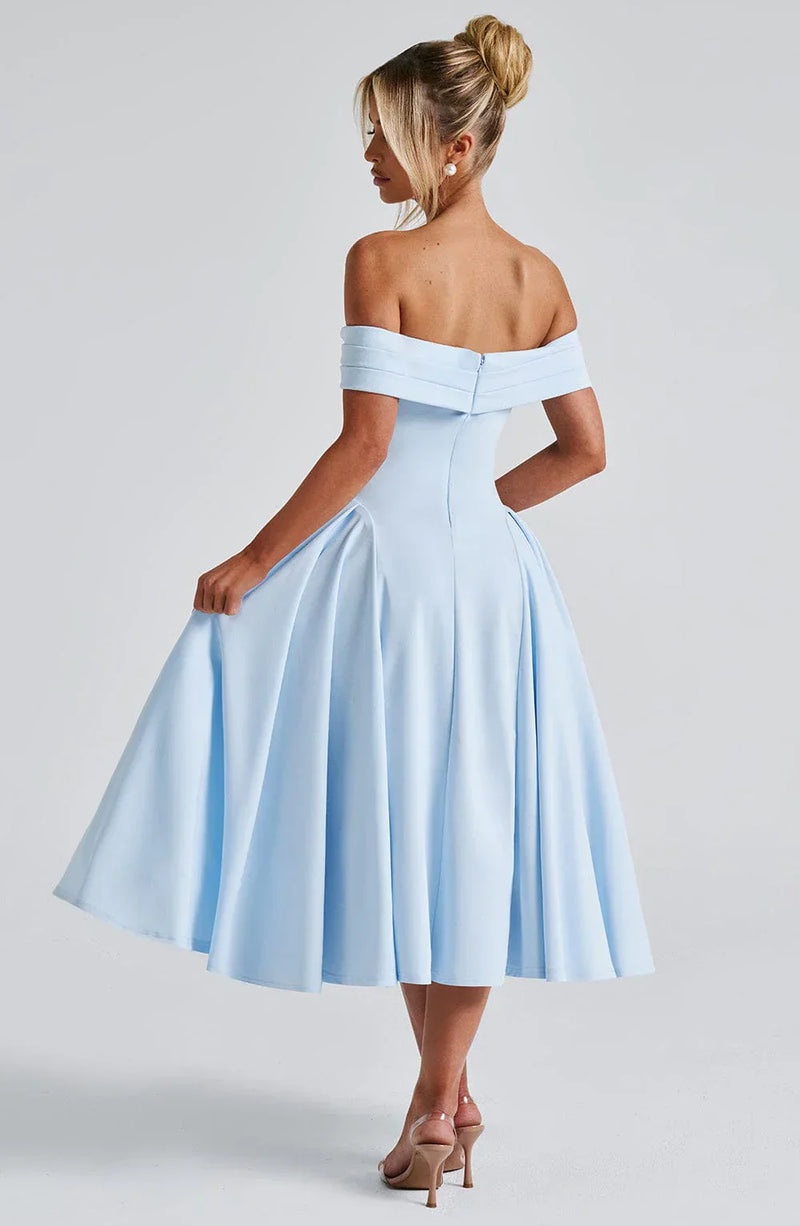 nevaé Effortlessly Elegant Midi Dress