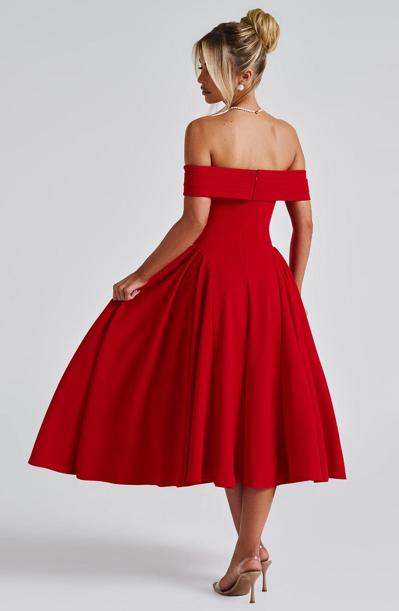 nevaé Effortlessly Elegant Midi Dress